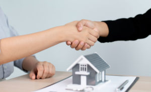 Por qué necesitas una Inmobiliaria con Broker Financiero para comprar tu casa